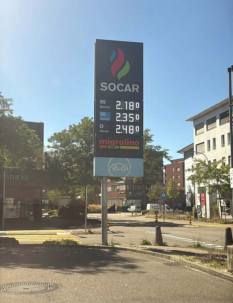 Preistafel einer SOCAR-Tankstelle mit Diesel zu CHF 2.48 pro Liter am 22. September 2026